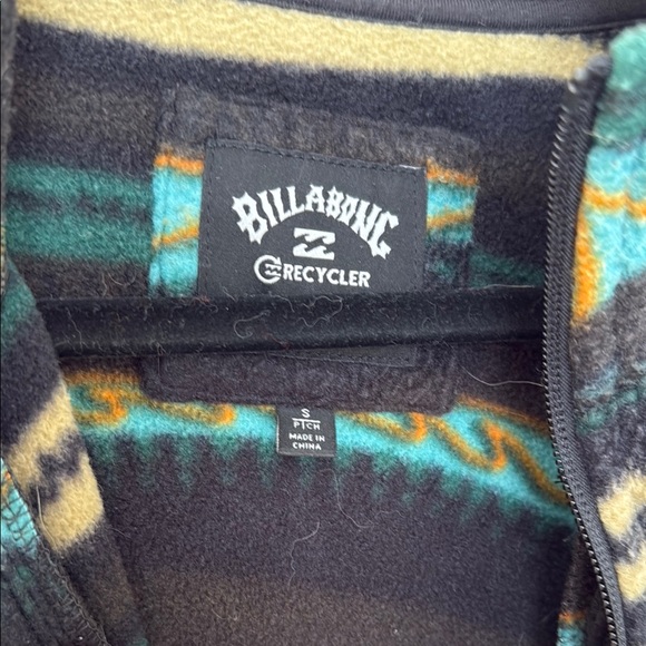Billabong Black and Green Zip Up Sweater - Picture 2 of 2